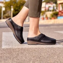 Pikolinos Granada W0W-3590C1 Clog Black (Women's) -Fashion Shoe Store 92 gran w0w 3590c1 pk black big