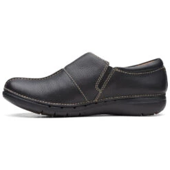Clarks Un Loop Ave Slip-On Black Leather (Women's) -Fashion Shoe Store Blk 5 116b425c dd22 47de 92e2 e12ae6200395