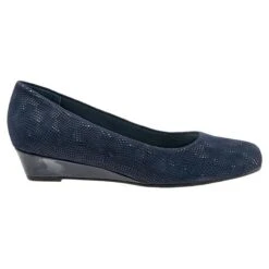 Trotters Lauren Navy 3D Patent Suede (Women's) -Fashion Shoe Store pic3 8f5c42e8 afab 4df7 a0d2 300988125cd1